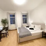 Top-Apartment in Leipzig-Gohlis-Süd - King-Size-Bett, Schreibtisch, sehr schnelles Internet&Netflix
