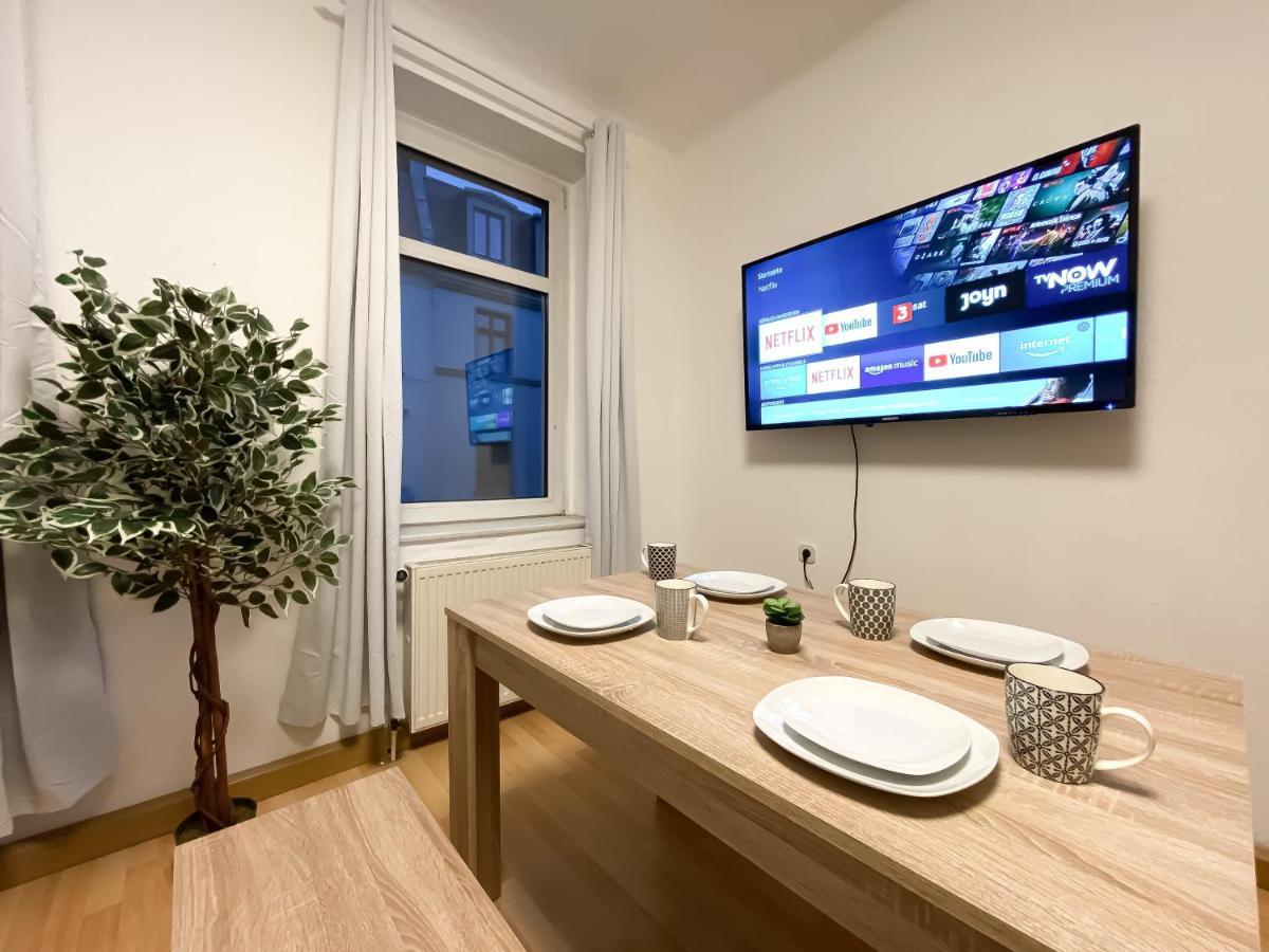 Top-apartment In Leipzig-gohlis-süd - King-size-bett, Schreibtisch, Sehr Schnelles Internet&netflix Apartment